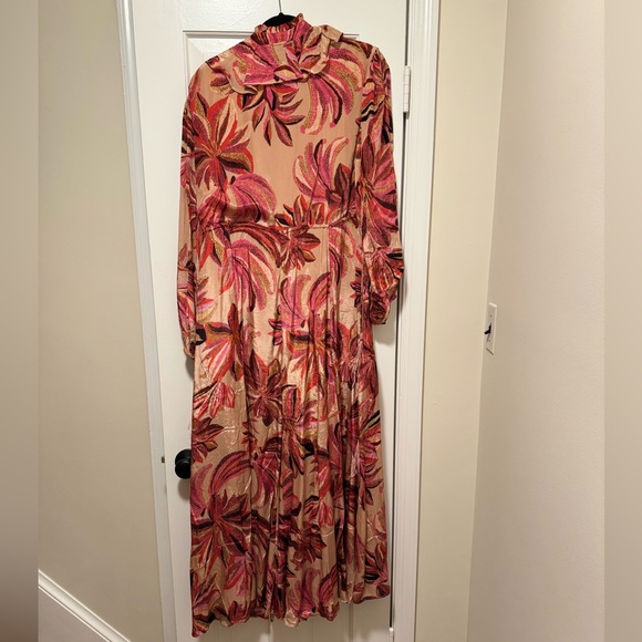 FARM Rio NWT Size M Floral Tapestry Maxi Dress - Picture 7 of 8